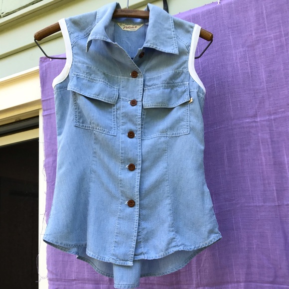 Agolde Sleeveless Button Down Denim Blouse - Picture 2 of 12
